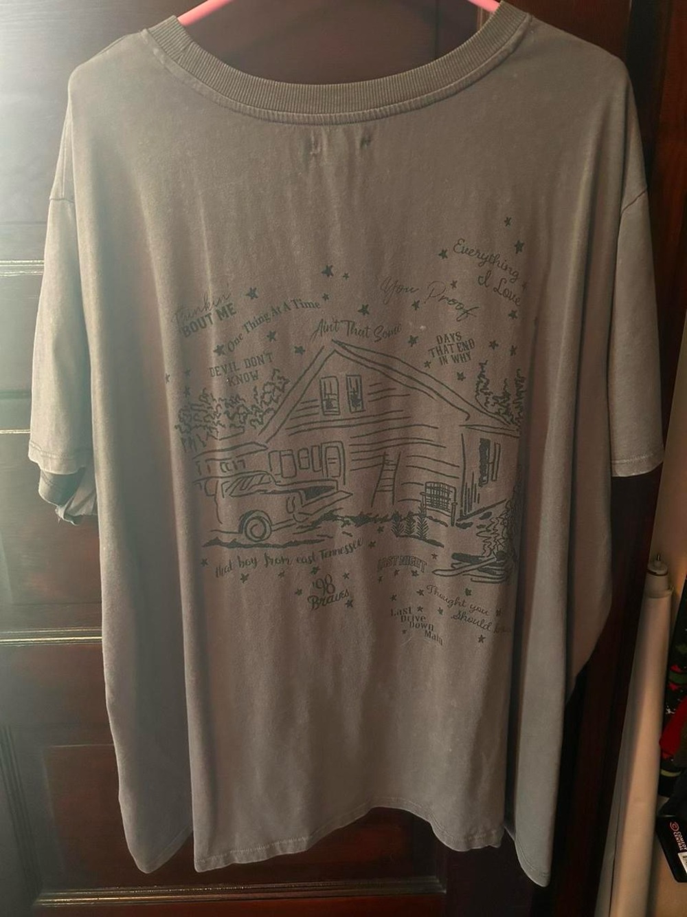 Maurices Oversized Morgan Wallen Tee - Picture 4 of 4